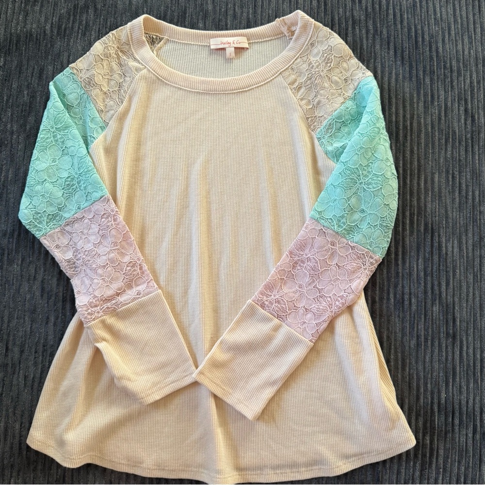 Lace Sleeve Colorblock Top